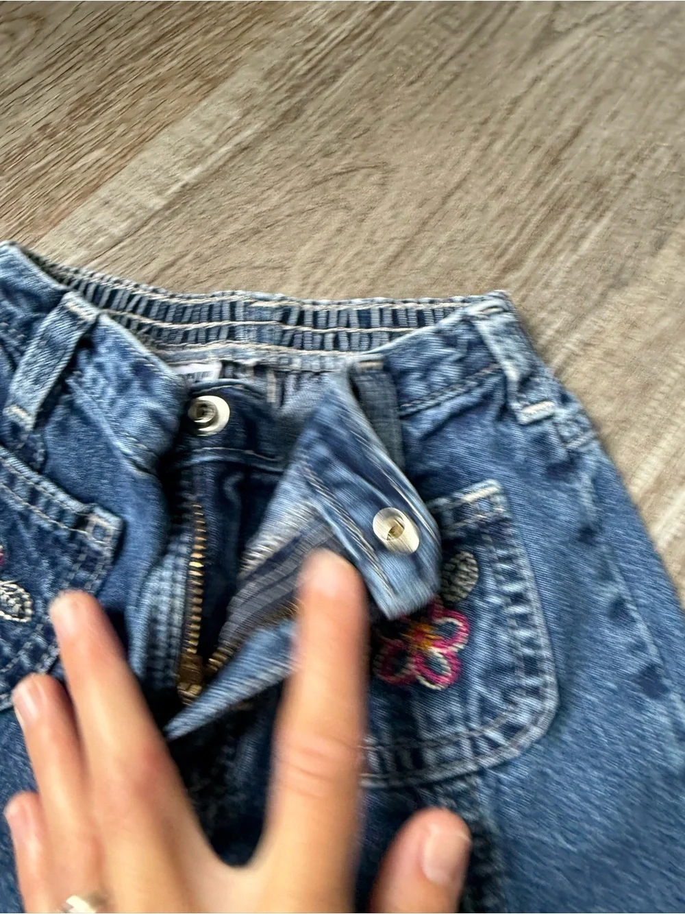 VTG OshKosh B'gosh Denim Bell Bottoms Flare Jeans Embroidered Floral Size 2T 3T